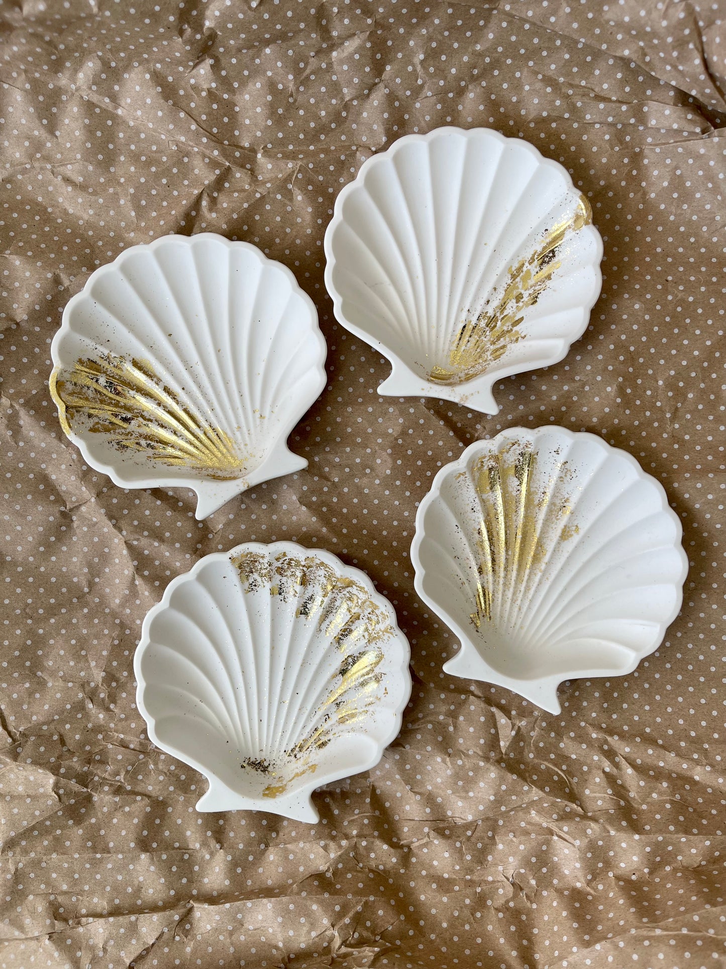 White & Gold Shell Tray