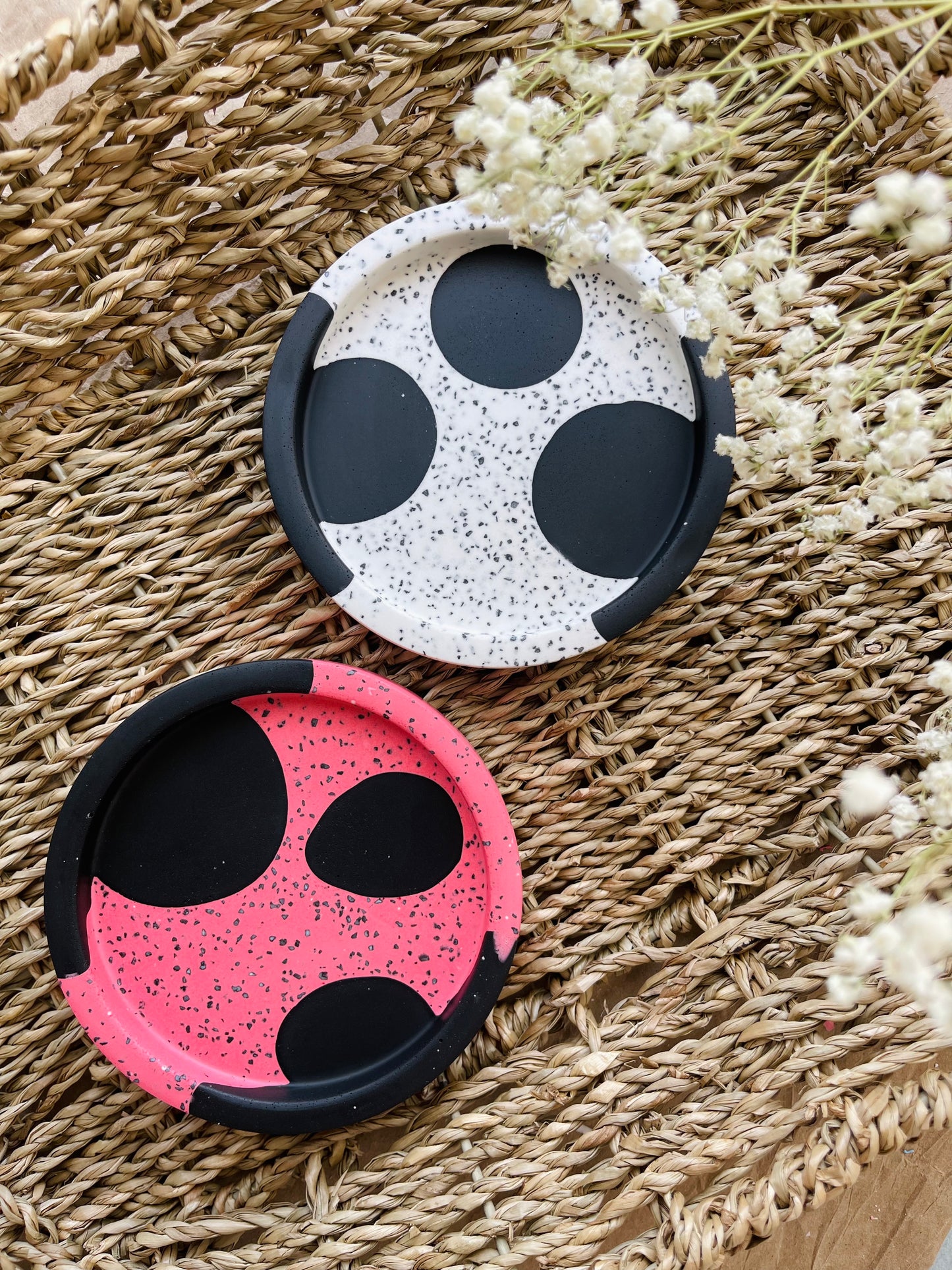 Abstract Black Sand Small Round Tray