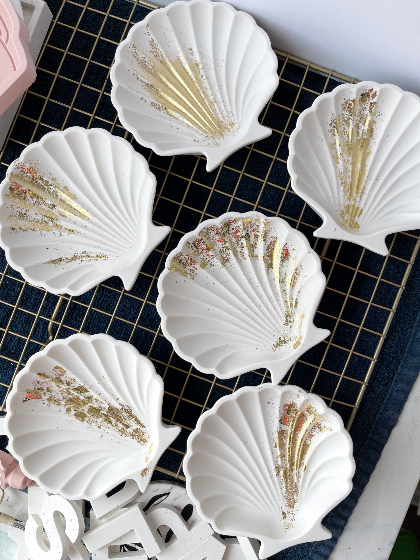 White & Gold Shell Tray