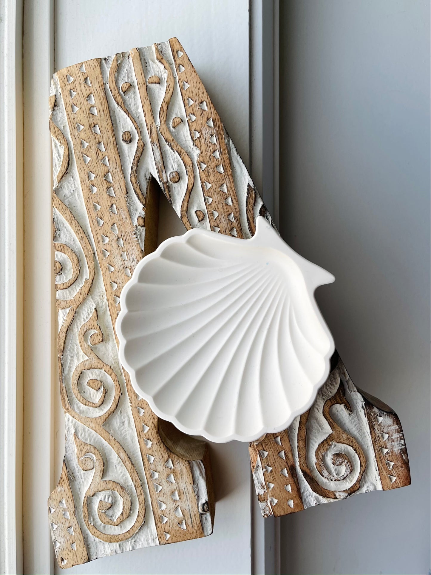 White Shell Tray